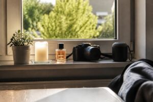Diese 5 Dinge gehören bei Hitze niemals auf die Fensterbank